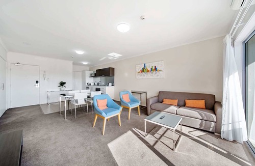 Greenway Apartment | Bright 1-Bed Apartment with Balcony