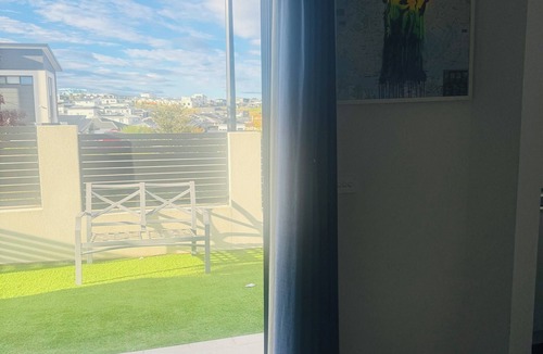 Molonglo Valley Apartment | Bright and Cozy suite for 4 guest, feel like a home with Molonglo valley views