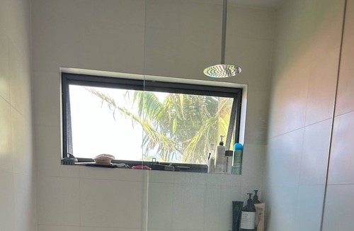 Rose Bay House | Bright home with ocean views - 7 mins from the beaches