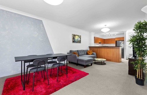 Marrickville Apartment | Bright Marrickville Flat with Balcony & Parking