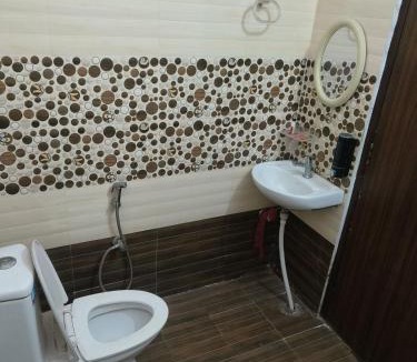 Jaipur House | Bright Room in Family Home No Unmarried Couples Allowed