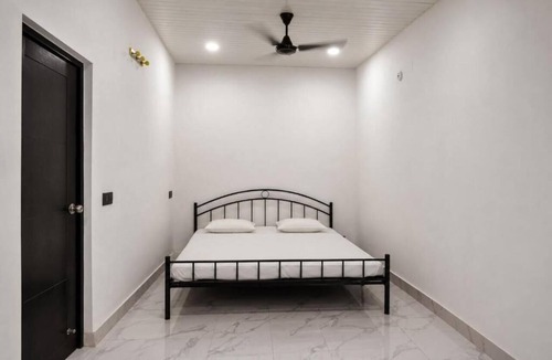 Vrindavan House | Brij rani mahal guest house