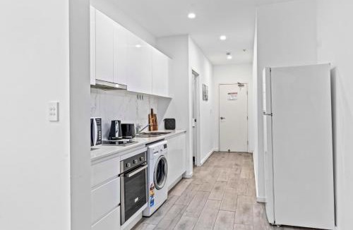 Burwood Apartment | Burwood 1Br apt nearTrainShopping street parking