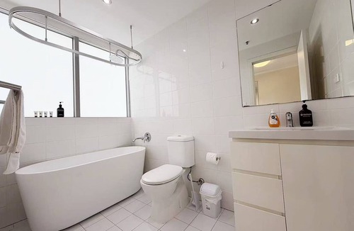 Burwood Apartment | Burwood Luxury 2B2B High Floor City View