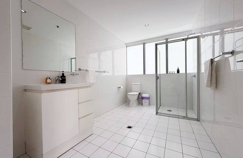 Burwood Apartment | Burwood Luxury 2B2B High Floor City View