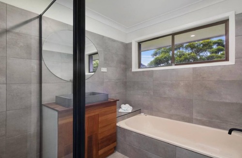 Macmasters Beach House | BUSH BEACH HIDEAWAY | Pet Friendly , WIFI | Accom Holidays
