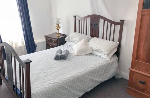 Collector Hotel | Bushranger Hotel