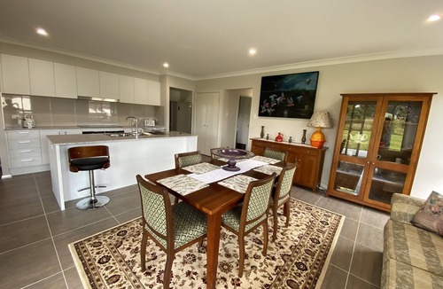 Thirlmere Cottage | Camellia Cottage Farm Stay