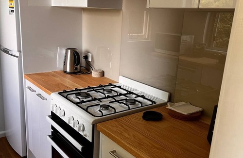 Blackheath Cottage | Camellia Cottage - your peaceful mountain getaway!