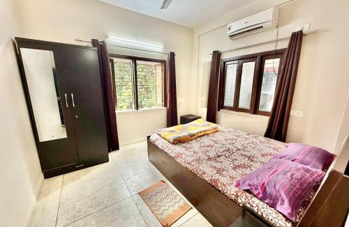 Kolkata Apartment | Candid 2BHK Apt near Ruby Hospital, EM Bypass