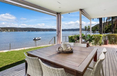 Sydney House | Careel Bay Beachfront