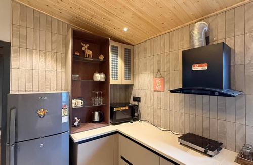 Mussoorie Apartment | Casa Ami Forest Frame 2-bhk apartment in Mussoorie with stunning mountain views