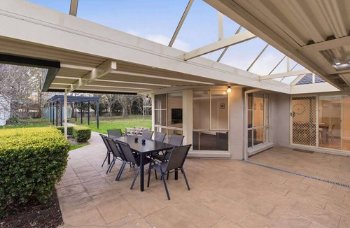Bowral House | Casa Cypress, Home Near Bowral with Garden and BBQ