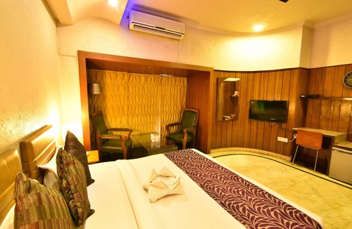 Chittaranjan Hotel | Casa Royal