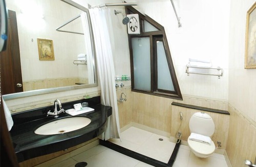 Chittaranjan Hotel | Casa Royal