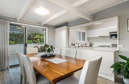 Laurieton House | Castaway - Your mountain retreat with lake views