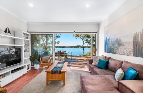 Fishing Point House | Catalina Bay | 3PM Checkout | Jetty & Boathouse