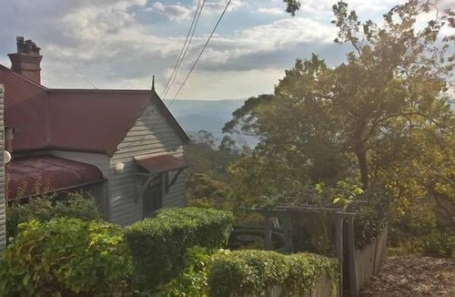 Blackheath Cottage | Cecil's Chair - Blackheath Cottage with a View