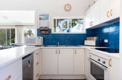 Bendalong House | Cedar Cottage, family cottage at Washerwomans Beach and Sting Ray Bay