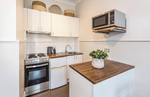 Bowral Cottage | Centennial Cottage 1 - Boorool, Cosy, walk to Bowral, close to wedding venues