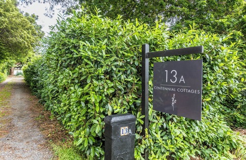 Bowral Cottage | Centennial Cottage 1 - Boorool, Cosy, walk to Bowral, close to wedding venues