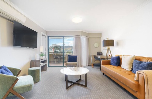 Canberra City Centre Apartment | Central 2BR apartment, Hotel vibe, Walk everywhere