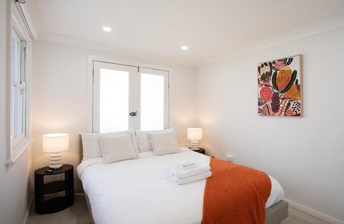 Glebe House | Central 3BR Terrace House - Free Street Parking - Walk Fish Market & Cafés