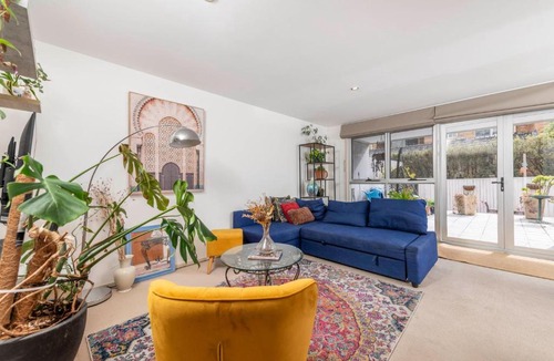 Braddon Apartment | Central Braddon Retreat near Cafes and Culture