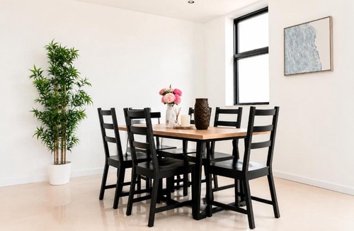 Ultimo Apartment | Central Ultimo 3BR - Pool,Gym & 2 Parking-Balcony
