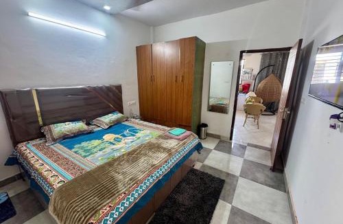 Kharar Apartment | Chandigarh Waale - Furnished 2BHK Independent