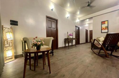 Varanasi House | Charan Niwas