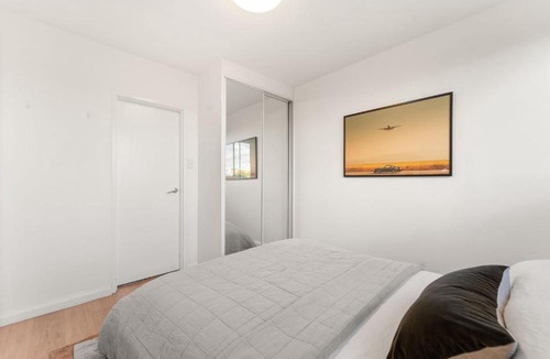 Annandale Apartment | Charming 1 Bedroom Apt in Annandale, City Views Heritage Charm