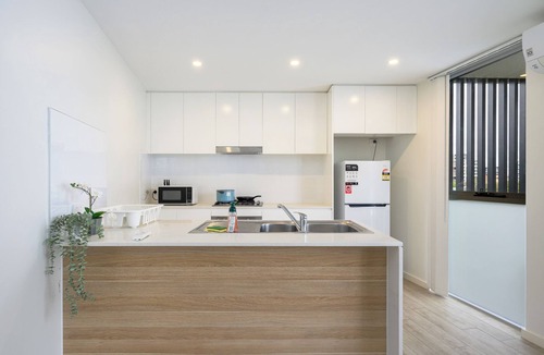 Warwick Farm Apartment | Charming 1-bedroom apartment with AC, WiFi in Warwick Farm at Liverpool
