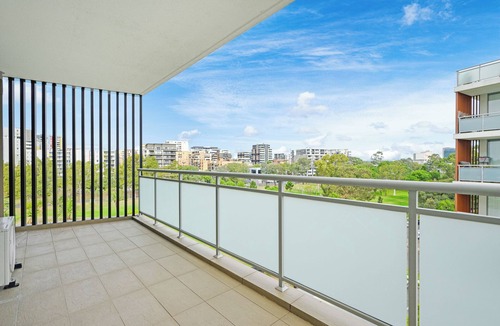 Warwick Farm Apartment | Charming 1-bedroom apartment with AC, WiFi in Warwick Farm at Liverpool