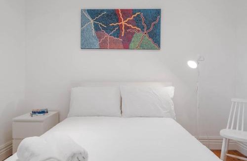 Mosman House | Charming 3 Bedroom Artist House in Mosman