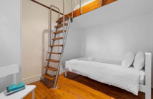 Mosman House | Charming 3 Bedroom Artist House in Mosman
