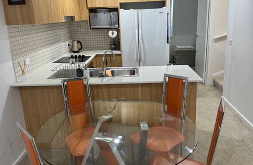 Coombs House | Charming 3-bedroom townhome with WiFi and AC in Coombs