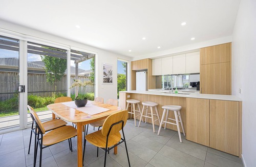 Denham Court House | Charming 4-bedroom house in delightful Denham Court with AC, WiFi