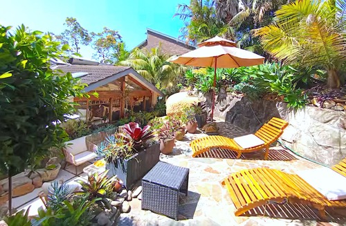 Palm Beach House | Charming Entire Home at Famous Palm Beach! 3BR. Outdoor Spa! Walk to Ocean Beach