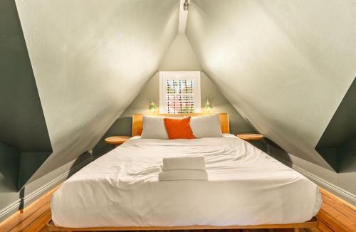 Glebe Apartment | Charming Glebe Retreat Near Fish Market for 6