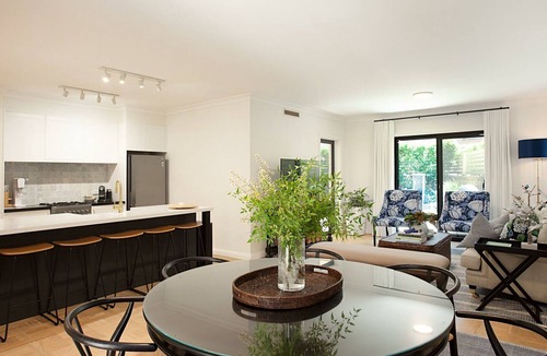 Mosman Apartment | Charming Mosman is beautifully light and stylish three-bedroom apartment in central Mosman location