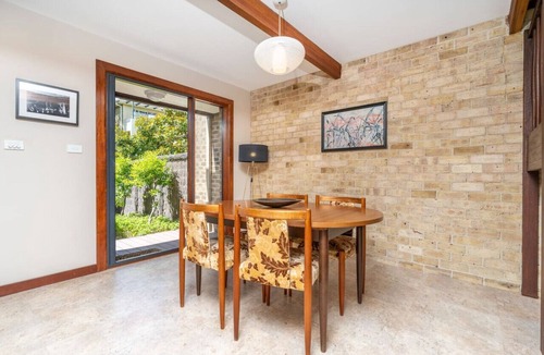 Braddon Apartment | Charming two-story 2BR townhouse in Braddon