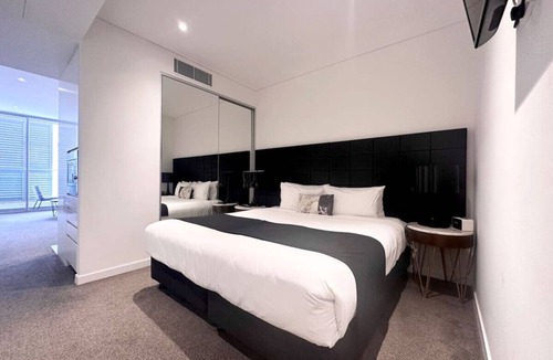 Chatswood CBD Apartment | Chatswood walk to Train Station/Shopping center