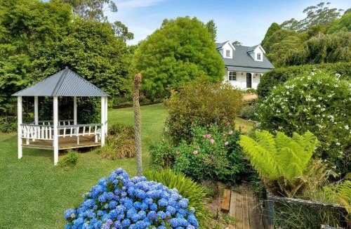 Burrawang House | Cherry Tree Cottage, Burrawang, Southern Highlands