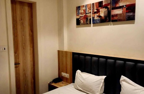 Greater Noida Hotel | CHERRY TREE