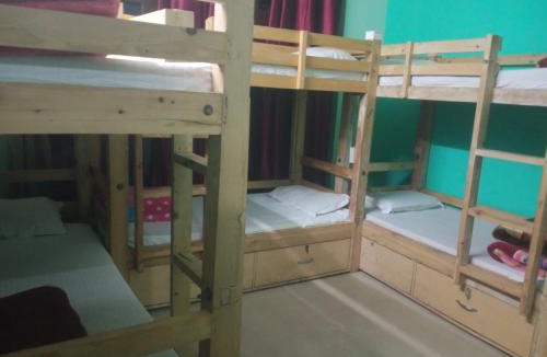 Bhagsu Nag House | Chinmay Hostel & Yoga Centre