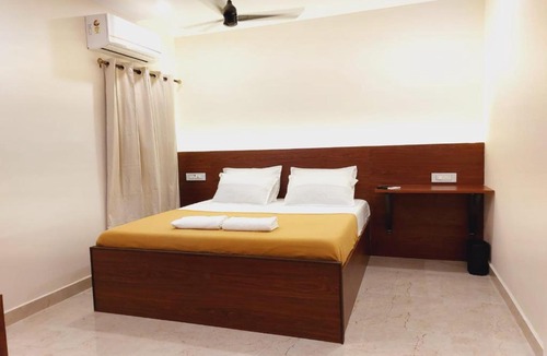 Mylapore Tiruvallikk Hotel | Chippy Residency