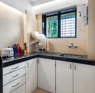 Pali Hill Apartment | Chloe 1BHK in Bandra W by SquareOne Stays