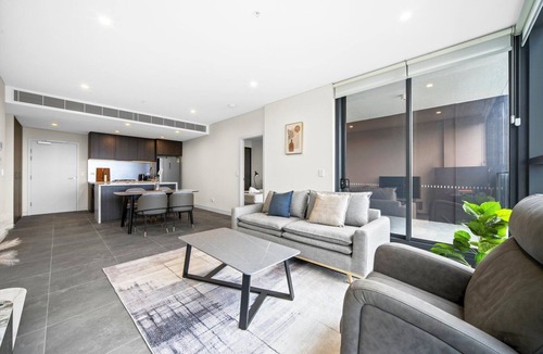 Strathfield Apartment | City&Bridge View 2 Bed+Study | Homebush