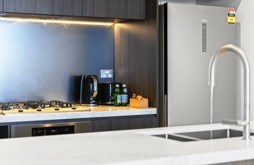 Strathfield Apartment | City&Bridge View 2 Bed+Study | Homebush